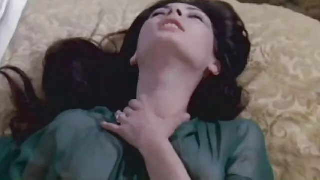 الفراخ كانت مهزوما وقيده مرة أخرى مشاهدة افلام اجنبية جنسية ، يسخر منه