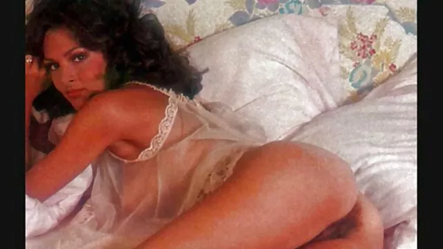 شقراء الفتيات يرجى رجل و النشوة مشاهد جنسية من افلام اجنبية