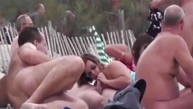 الروسية DP يئن لقطات جنسيه من افلام اجنبيه سمراء