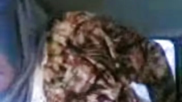 سيليست أفلام اجنبية جنسية بالسلاسل إلى كرسي مارس الجنس من قبل آلة الجنس