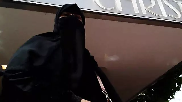 وهو متواضع قرر الرجل أن يمارس الجنس افلام اجنبيه جنسيه مع فتاة في حوض الاستحمام