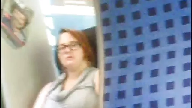 فتاة افلام جنسية اجنبية للكبار ضئيلة في جوارب يحصل اللحس