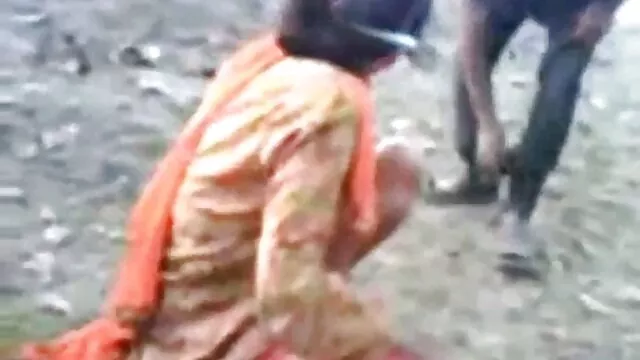 سائح في افلام اجنبيه جنسيه ممنوعه من العرض الغابة العشوائية اغتصب الناسك
