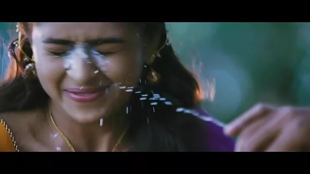 طالب أفلام أجنبية جنسية شاب الحصول على لذيذ العصير الديك في كس